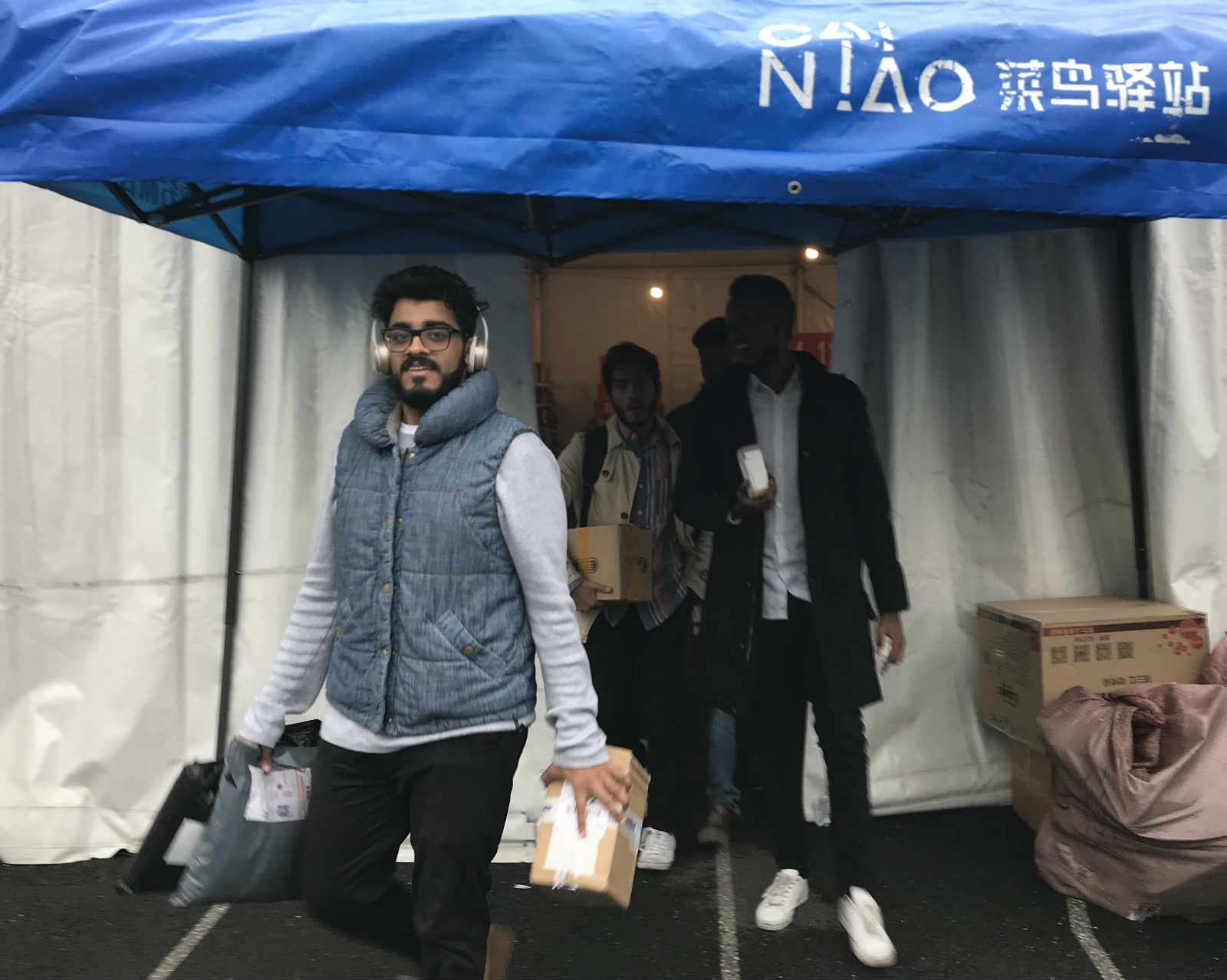 留学生快递怎么寄国外(留学生邮寄行李回国会被税吗)